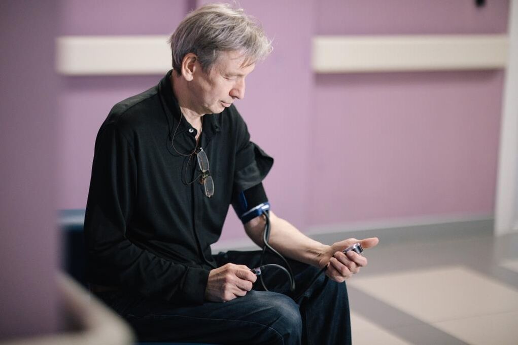 Symptoms of high blood pressure